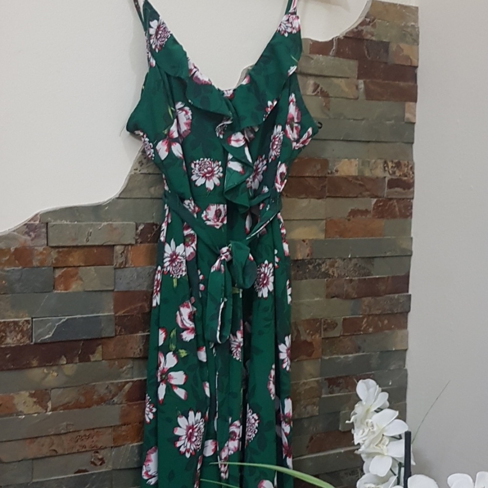 Forever 21 Bold Floral Jumpsuit - Picture 3 of 7